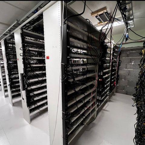 Stor GPU mining farm selges. «Bud/Bytte vurderes»