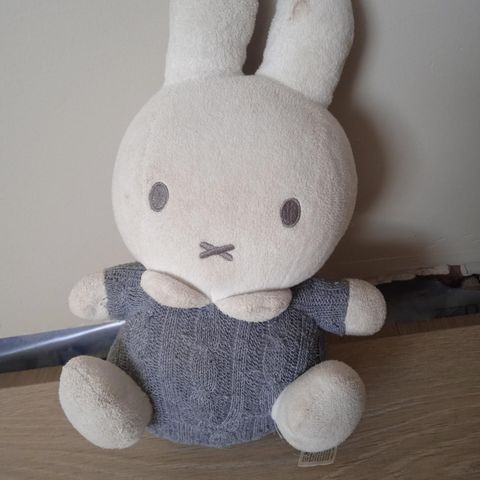 NIJNTJE MIFFY Kanin bamse m/bjelle (Nederlandsk)