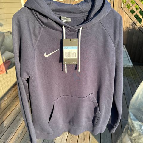 Billige NYE klær, Nike, Dickies, Hundreds