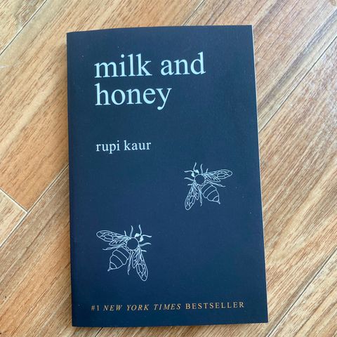 milk and honey av Rupi Kaur