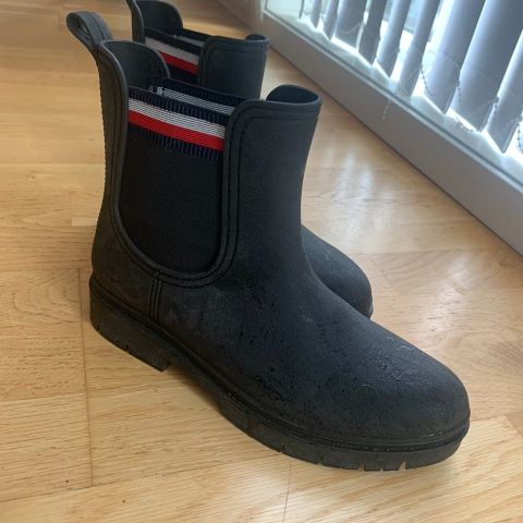 Tommy hilfiger regnstøvler strl 39