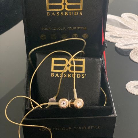 Bassbuds In-Ear 24 Karat gull og swarowski crystals