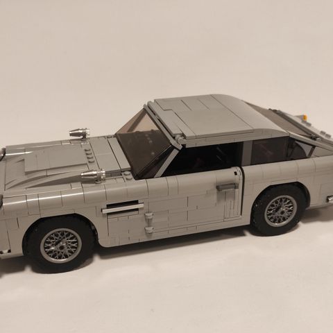 James Bond Aston Martin DB5 (10262) fra Lego Creator