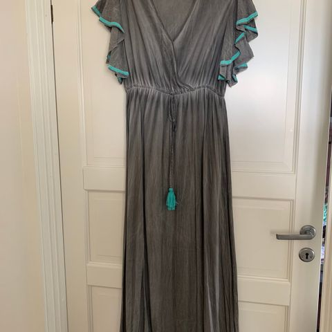2 maxi/ lange JOT kjoler, grå m/ turkis detaljer