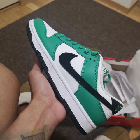 Nike dunk low celtics