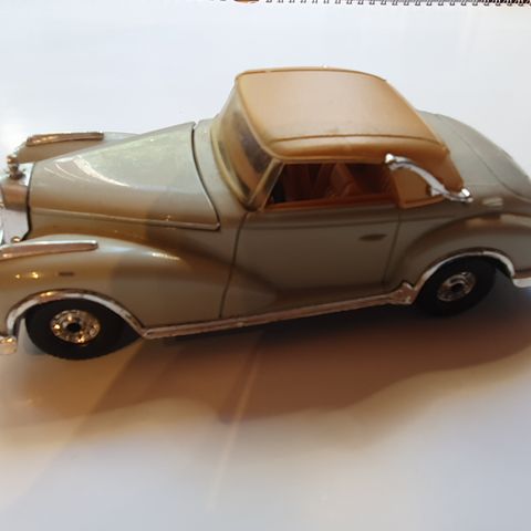 Modellbil Mercedes Bens 300S  - Corgi