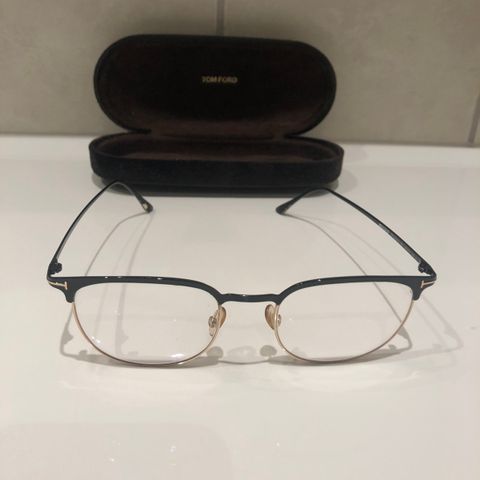 Tom Ford briller brukt et per ganger. Lensene kan byttes.  2500kr.