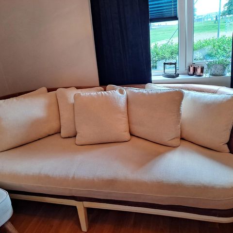 Flott sofa fra karjolen