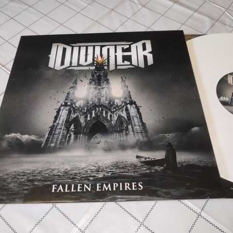Diviner - Fallen empires (Heavy metal)
