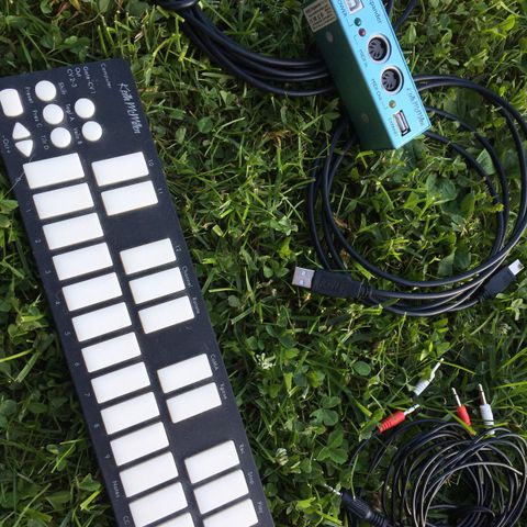 Keith McMillen QuNexus med MIDI Expander / Cable Kit