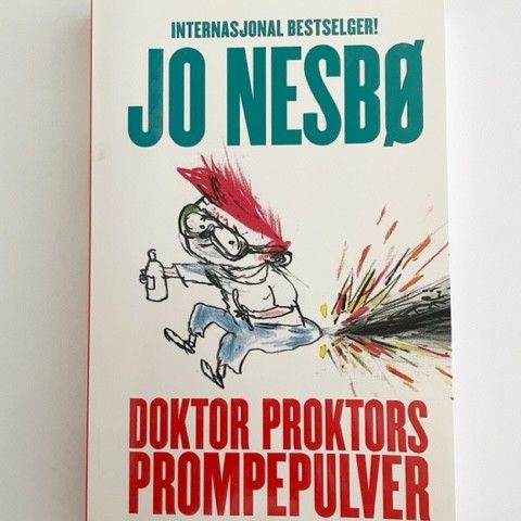 DOKTOR PROKTORS PROMPEPULVER av Jo Nesbø. Pocket.