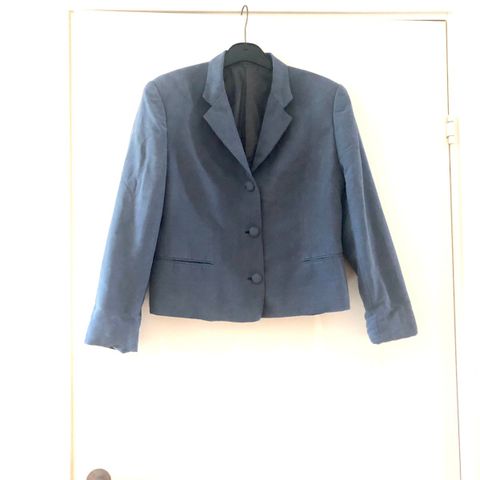 Kort blazer/dressjakke antatt ekte silke 💙 str M-L