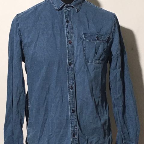Stilig denim/jeans-stoff/dongeri  skjorte Str Large I behagelig og mykt stoff