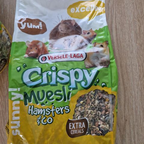 3 poser uåpnet 2,75kg  Crispy Muesli til Hamster