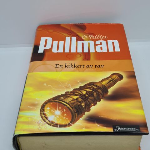 En kikkert av rav - Philip Pullman