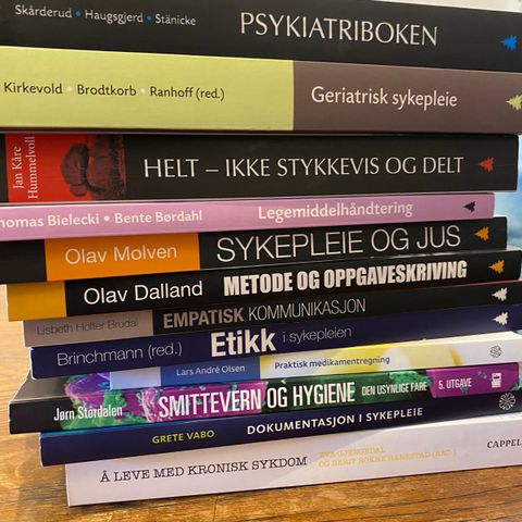 Pensumbøker til sykepleiestudiet