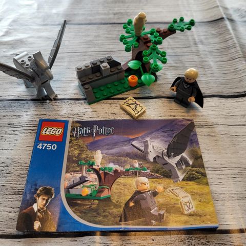 Lego Harry Potter: 4750 Draco's Encounter with Buckbeak