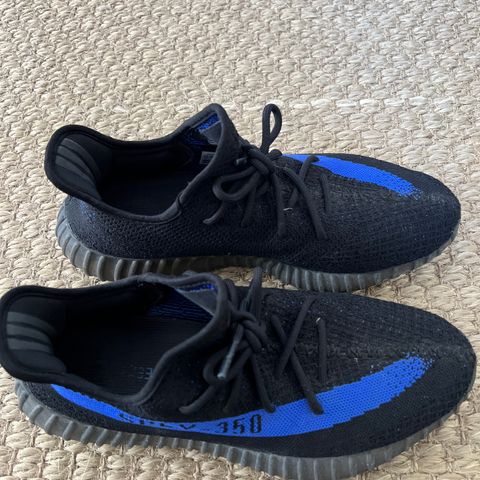 Yeezy Boost 350 V2 Dazzling blue