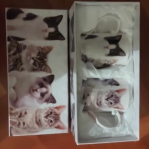 Kopper med kattemotiv - i nydelig gaveeske