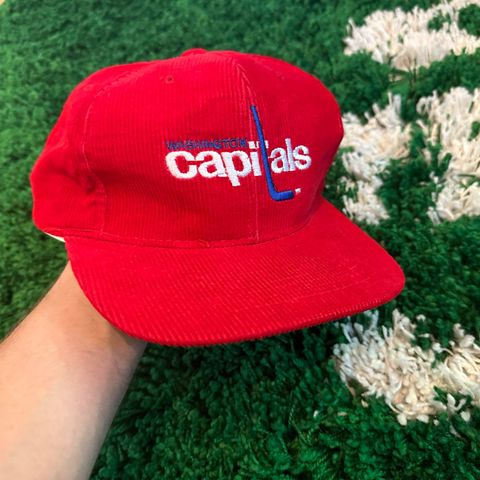 Vintage Washington Capitals Hockey Corduroy Snapback Cap - Red Hat - Like New