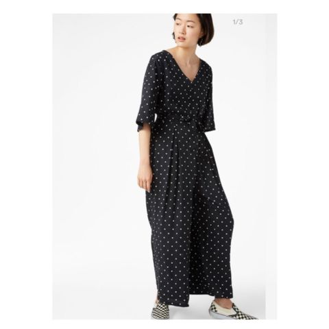 Klassisk jumpsuit fra Monki | Str 34 | Perfekt juleantrekk