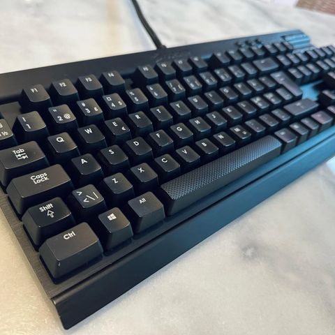 Corsair Vengeance K70 Cherry MX Red