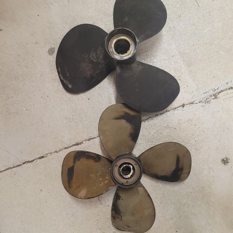 2 sett med Volvo penta G2 propeller