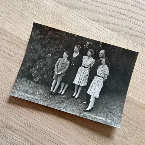 Vintage postkort av kongefamilien