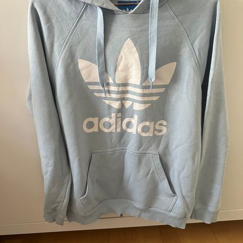 Adidas hettegenser