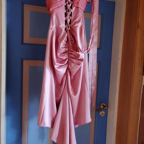 Charas kjole XS 8 sexy 😍🌸 ballkjole push up Effekt Aftenkjole