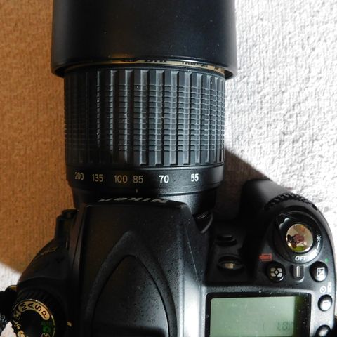 Nikon D 90 med Tamron 55-200 Linse, Lader og Batterie. Nå kun 1800Kr. :-)