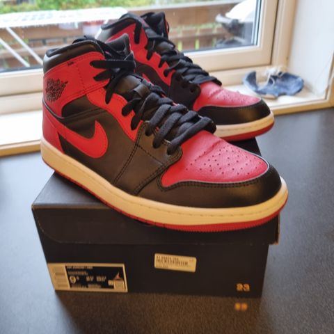 Air Jordan 1 Mid størrelse 43.