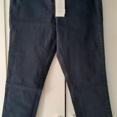 Lang shorts/sommer bukse fra Z.biZ, Strl. 36/S