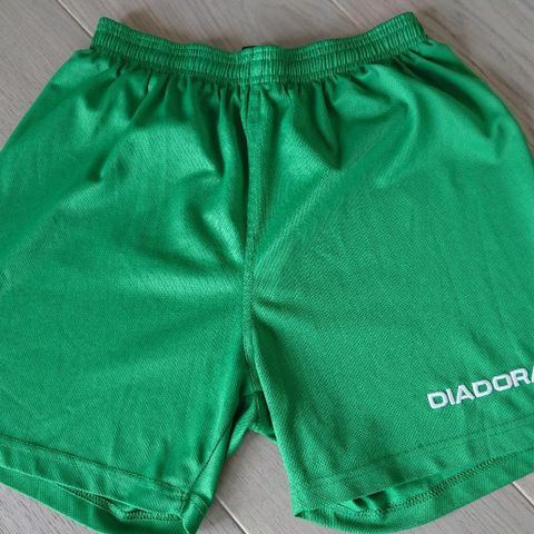 Grønn Diadora shorts str. S