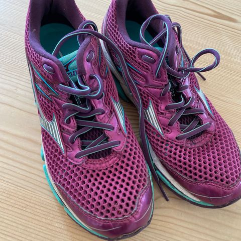 Gode Mizuno joggesko dame str 38,5