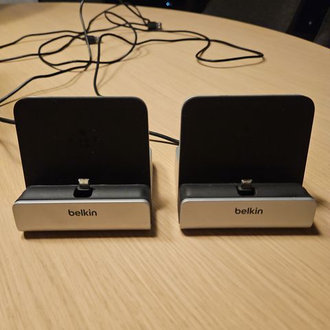 Belkin dokkingstasjon med micro USB