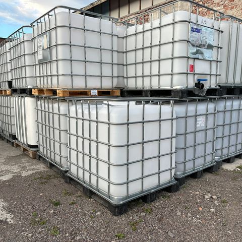 IBC 1000 Liter container/tank