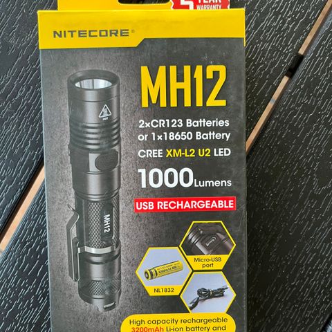 Nitecore MH12 CREE XM-L2 U2 LED 1000 lumens lommelykt