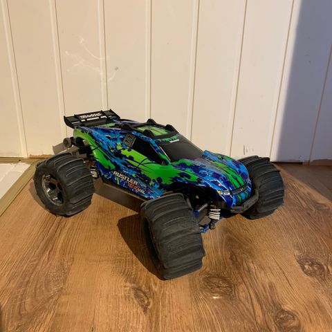 TRAXXAS RUSTLER 4X4 VXL