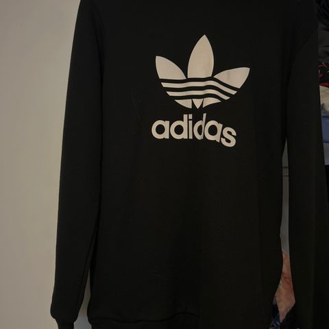 Adidas hettegenser