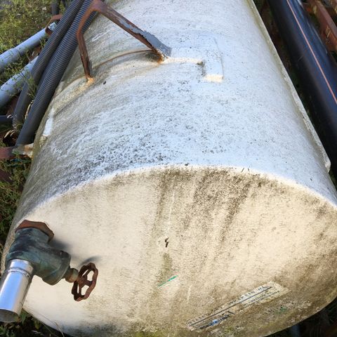 Glassfibertank 3000 liter til salgs