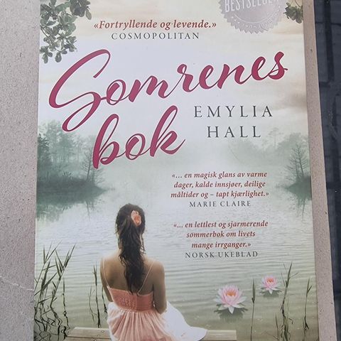 Sommerens bok- Emylia Hall