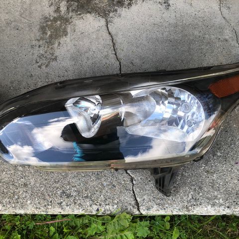 Ford  Transitt Connect  Frontlampe / Baklampe