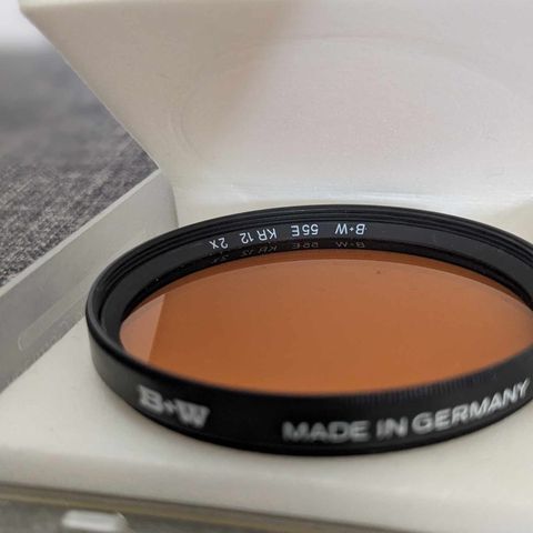 B+W 85 (KR 12) 55mm Filter for tungsten film