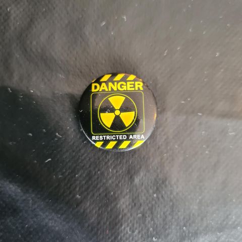 Danger Restricted Area pin/brystnål