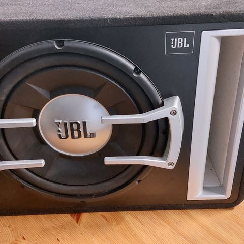 JBL GTO1204BR. 12" i portet kasse.