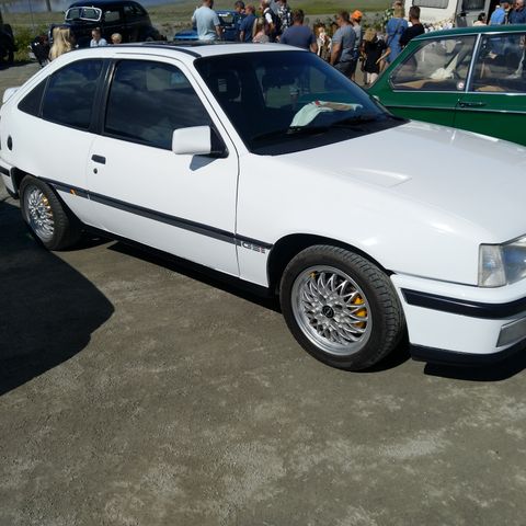 OPEL KADETT ønskes kjøpt:)