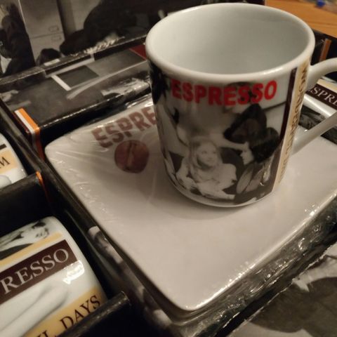 Espresso sett til 6 personer, fin og ubrukt.