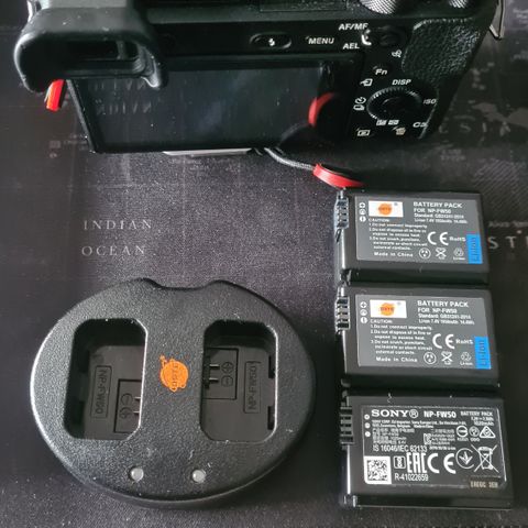 Sony A6500 Camera + 2 extra bateries + dual charger