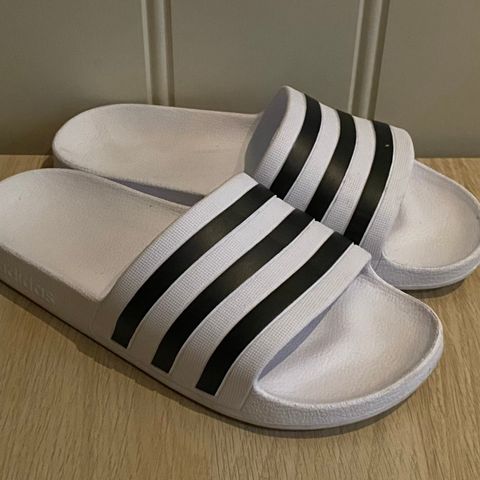 Adidas slippers - str. 37/38